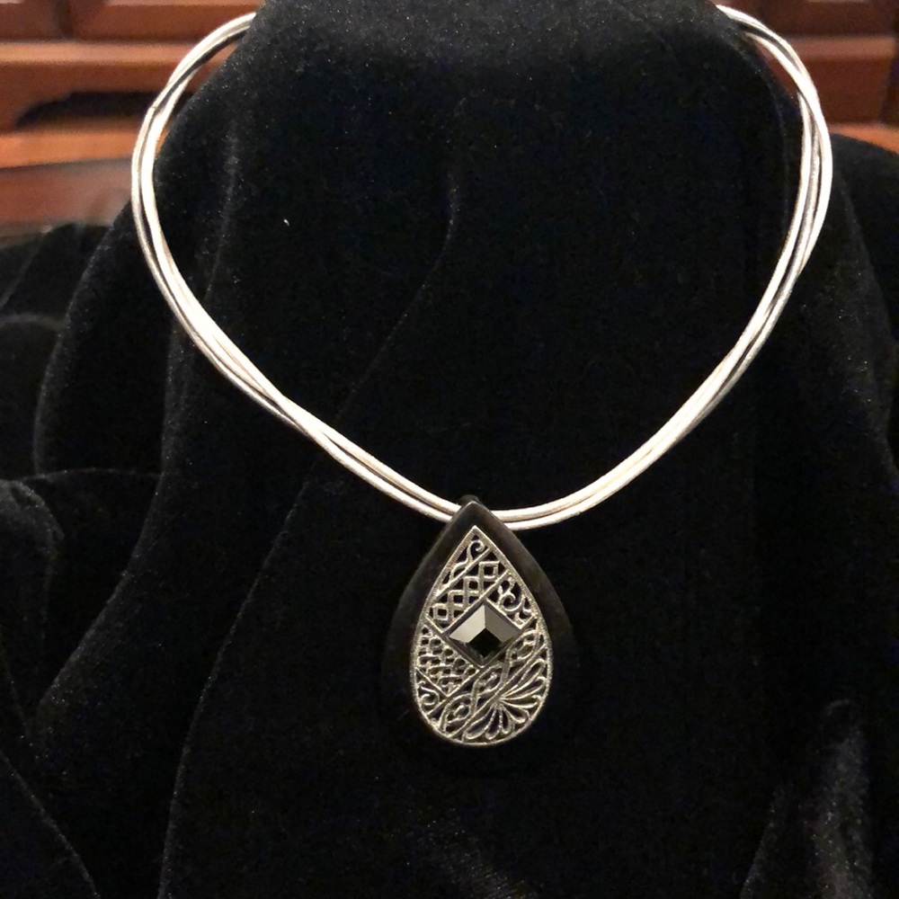 Chico’s gray and silver necklace